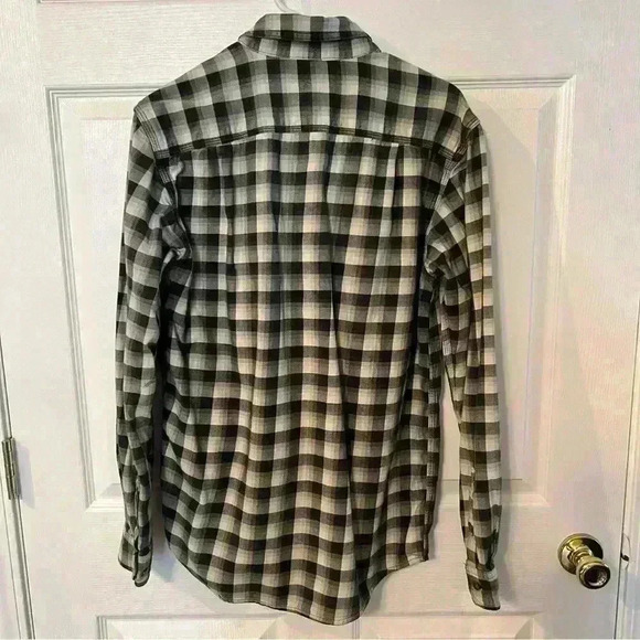 Carhartt Men’s Long Sleeve Flannel Relaxed Fit Black and Gray Plaid Shirt. Small - Picture 5 of 8